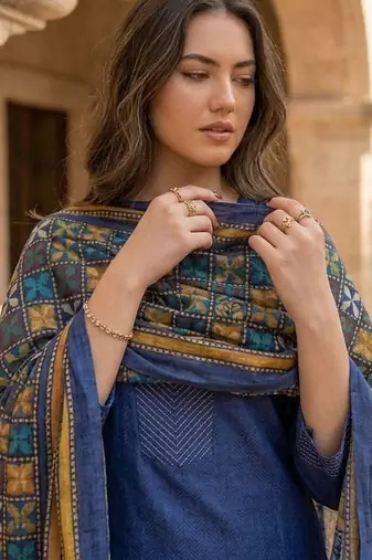Women Regular Kurta with Trousers & With Dupatta
