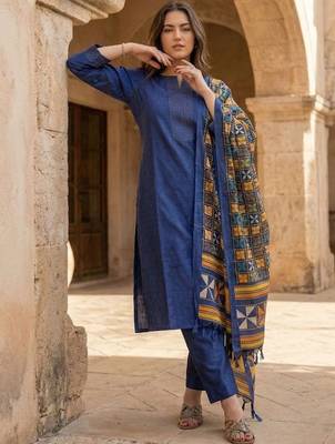 Women Regular Kurta with Trousers & With Dupatta 5