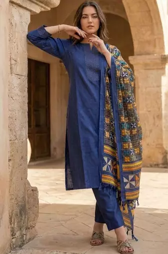 Women Regular Kurta with Trousers & With Dupatta