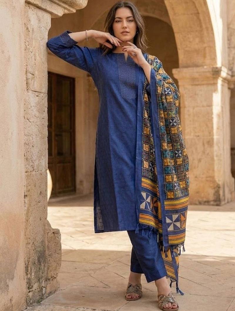 Women Regular Kurta with Trousers & With Dupatta
