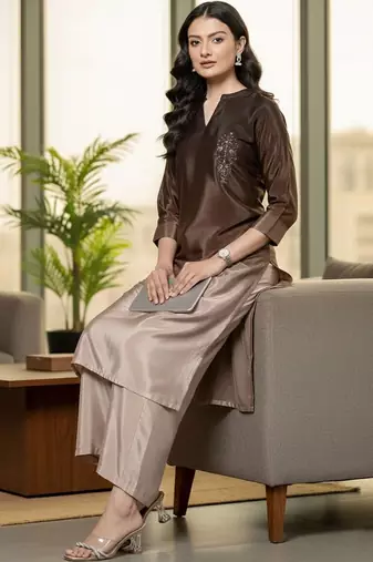 Women Ombre Dyed Regular Thread Work Kurta with Trousers