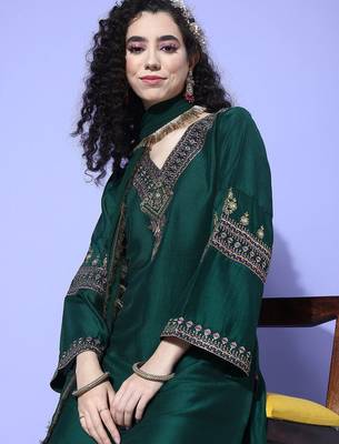Green Zari Embroidered Flared Sleeves Kurta with Trouser & Dupatta 4