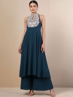 Women Ethnic Motifs Embroidered Panelled Thread Work Georgette Kurta with Palazzos 1