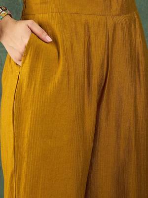 Women Ethnic Motifs Embroidered Kurta with Trousers 7