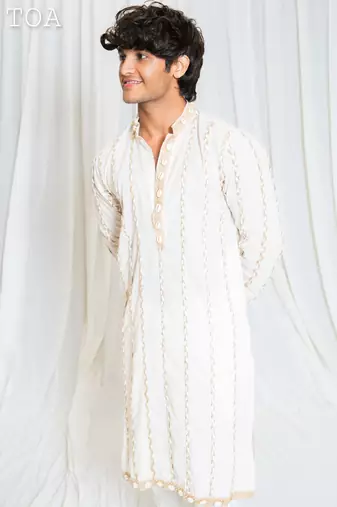 Shades of threads - kurta - off white