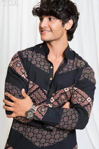 Shades of ajrakh - alternate zag - black