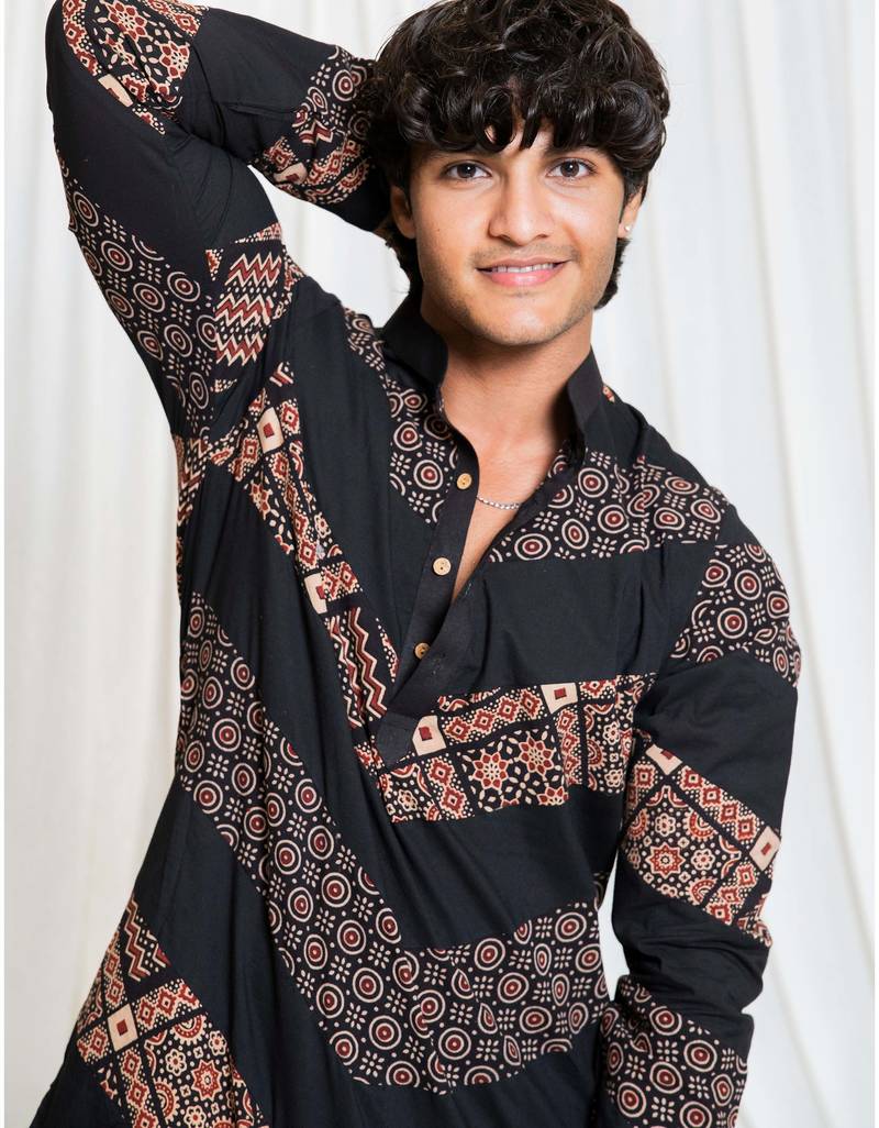 Shades of ajrakh - alternate zag - black