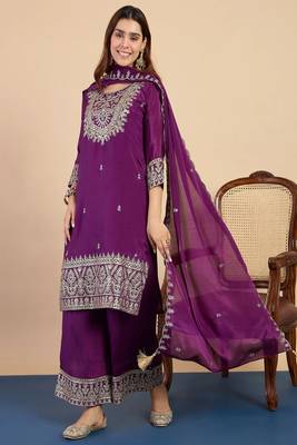 Floral embroidered silk blend round neck kurta trouser & dupatta set 3