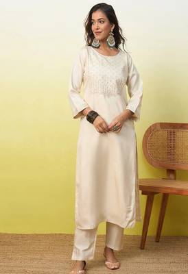 Floral  embroidered silk blend round neck kurta trouser & dupatta set 3