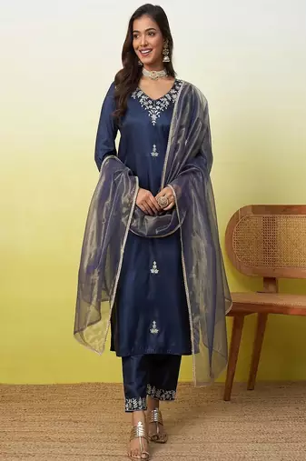 Floral embroidered silk blend v neck kurta trouser & dupatta set