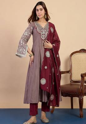 Floral embroidered silk blend v neck kurta trouser & dupatta set 1