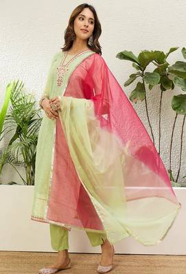 Floral embroidered chanderi round neck kurta trouser & dupatta set 3