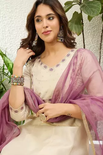 Floral embroidered silk blend v neck kurta trouser & dupatta set