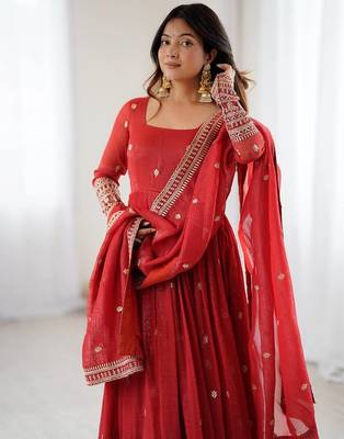 rust georgette embellished anarkali kurta with  dupatta 3
