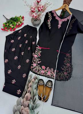 Black Color Embroidery Work Silk Blend Salwar Suit 4