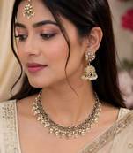 gold color champagne antique-plated agate stone necklace set with earrings & maang tikka