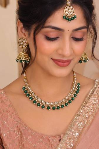 Green antique-plated agate stone necklace set with earrings & maang tikka