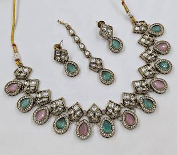 Pink pista antique-plated agate stone necklace set with earrings & maang tikka 2