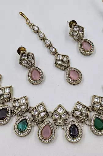 Multicolor antique-plated agate stone necklace set with earrings & maang tikka