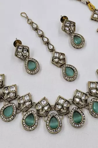Pista antique-plated agate stone necklace set with earrings & maang tikka