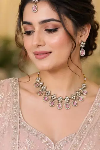 Pink antique-plated agate stone necklace set with earrings & maang tikka