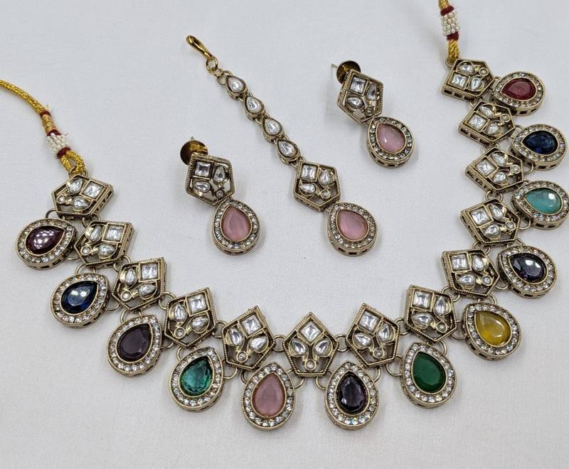 Multicolor antique-plated agate stone necklace set with earrings & maang tikka
