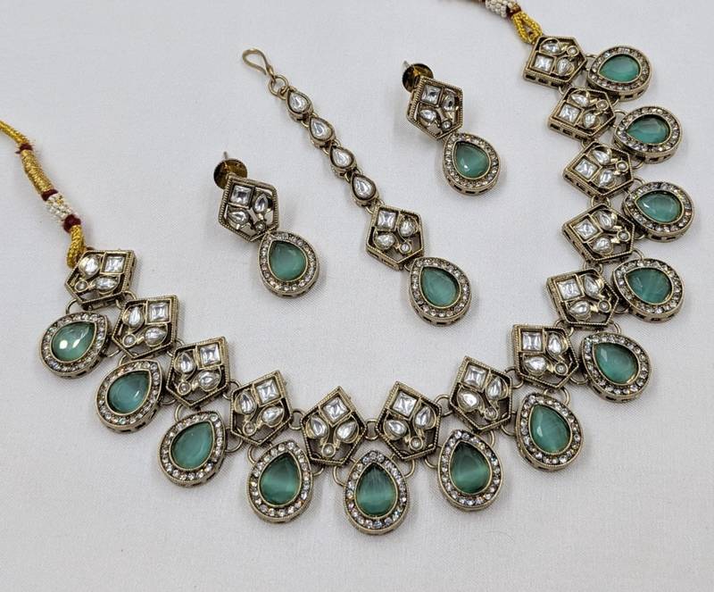 Pista antique-plated agate stone necklace set with earrings & maang tikka