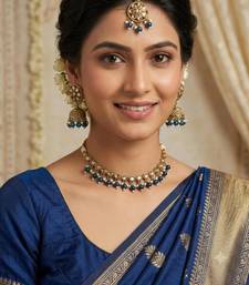 Blue antique-plated agate stone necklace set with earrings & maang tikka