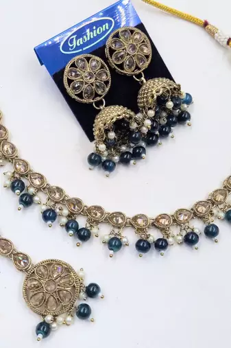 Blue antique-plated agate stone necklace set with earrings & maang tikka