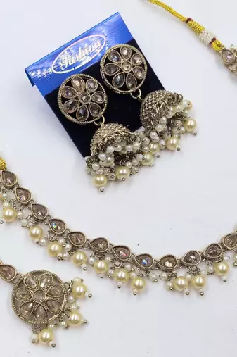 Champagne antique-plated agate stone necklace set with earrings & maang tikka