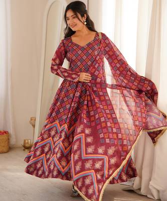 Printed muslin gown set with organza dupatta 1