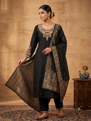 Black embroidered silk blend straight kurta pant set with dupatta 3