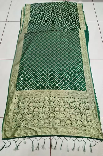 Dark Green Traditional Banarasi Silk Saree With Blouse Piece.