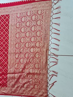 Red Traditional Banarasi Silk Saree With Blouse Piece. 3
