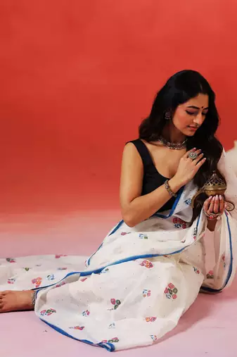 Ivory floral printed handloom khadi saree