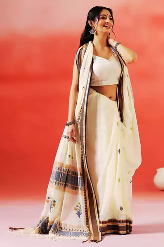 Cream white printed handloom khadi saree