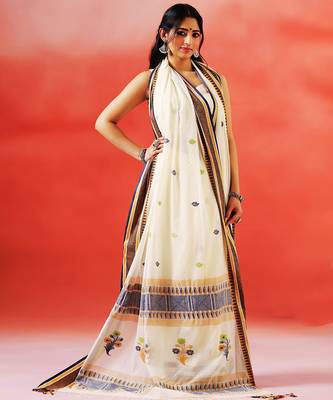 Cream white printed handloom khadi saree 4