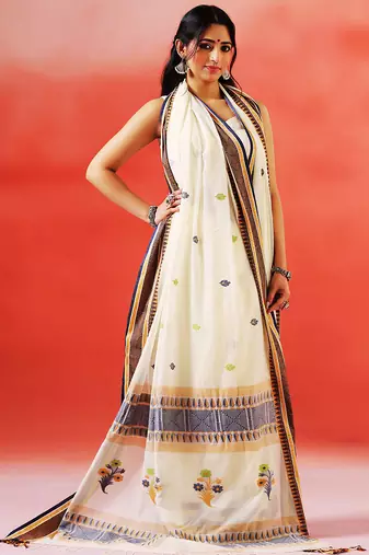 Cream white printed handloom khadi saree