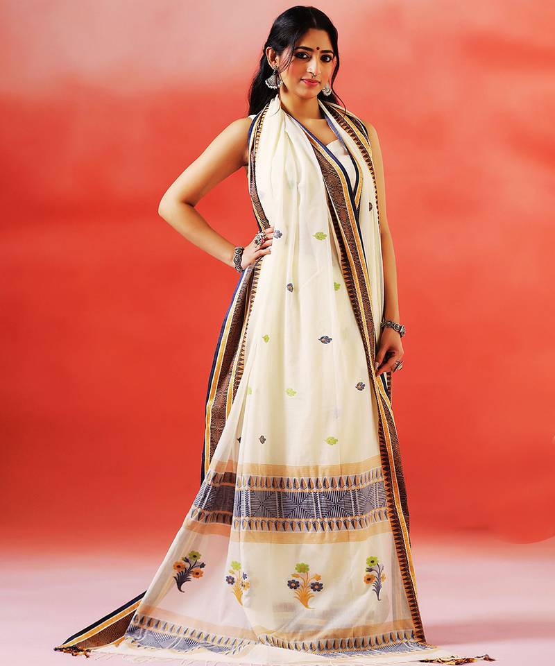Cream white printed handloom khadi saree