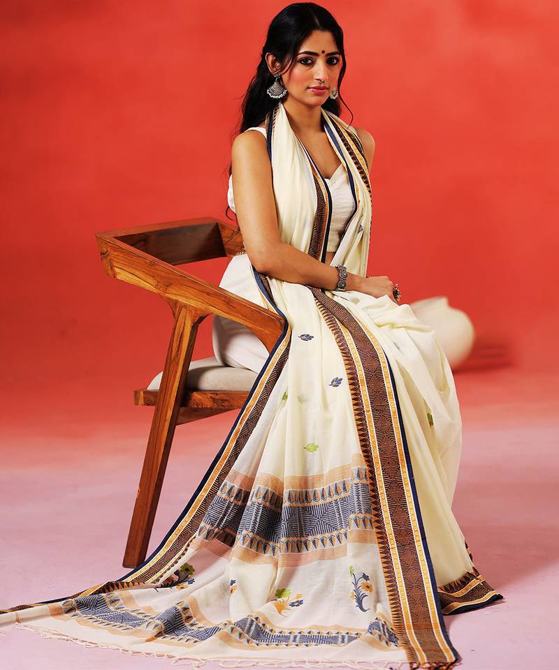 Cream white printed handloom khadi saree