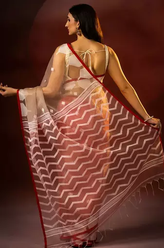 brown red handloom jamdani saree