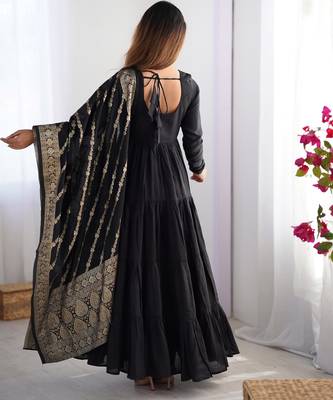  solid roman silk blend chanderi flared anarkali pant and dupatta set 4