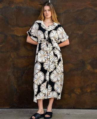 Black floral print crepe maxi western dress for women 1
