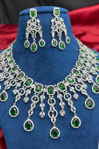 emerald green ad bridal necklace set  silver chandelier earrings