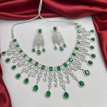 emerald green ad bridal necklace set  silver chandelier earrings 3