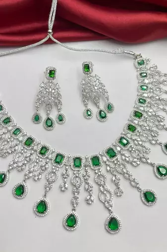 emerald green ad bridal necklace set  silver chandelier earrings