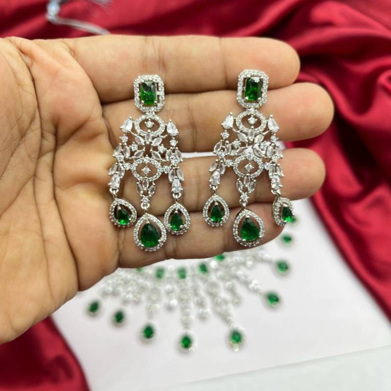 emerald green ad bridal necklace set  silver chandelier earrings
