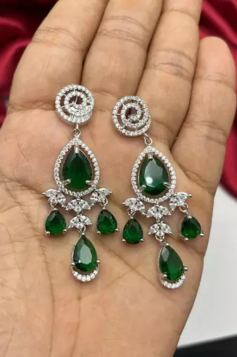 emerald green bridal necklace set, cz diamond choker, maang tikka earrings