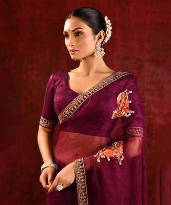 Burgundy embroidered organza saree set 5