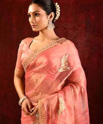 Peach pink embroidered tissue saree set 4